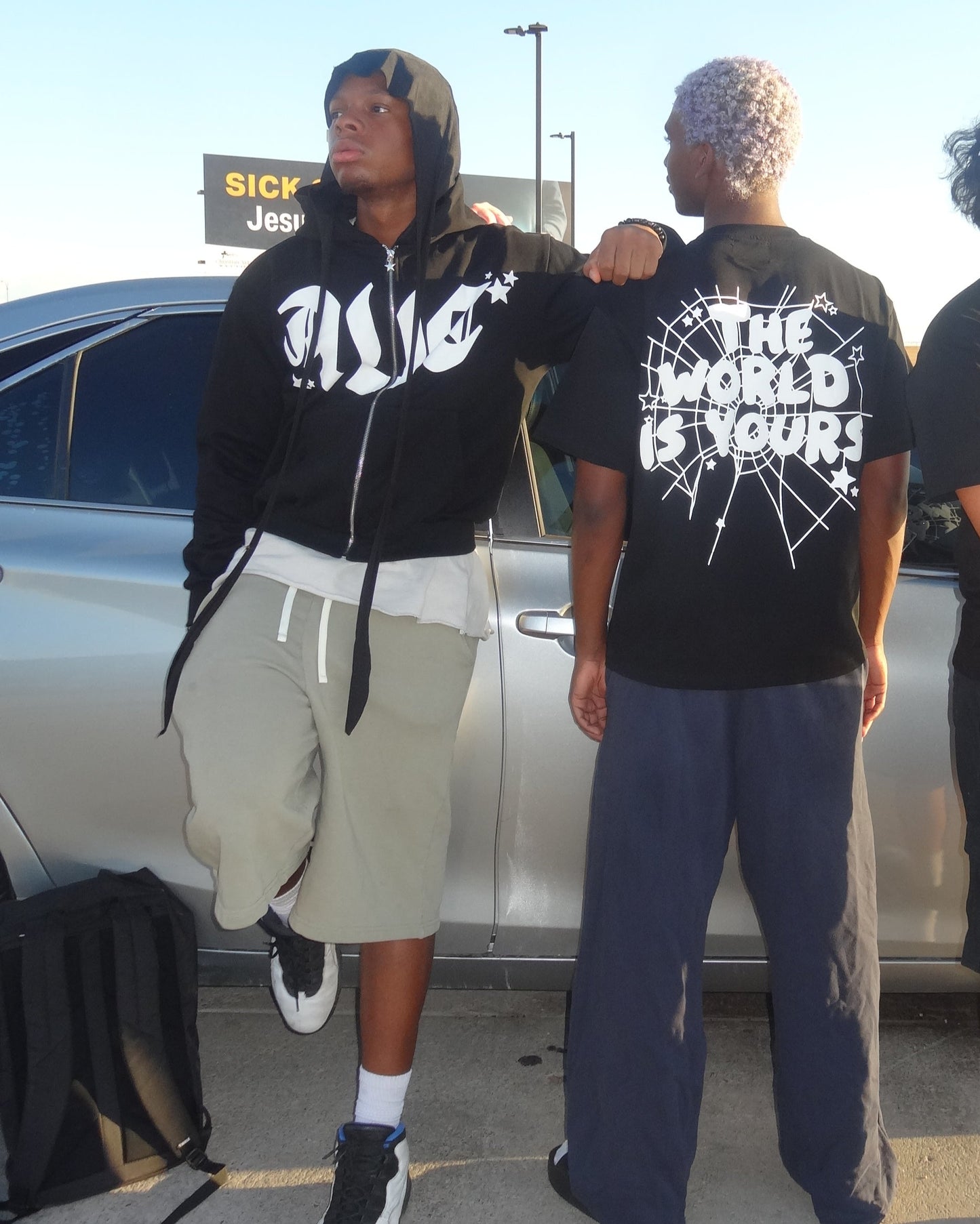 AVC ZIP-UP