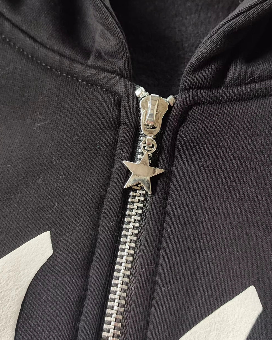 AVC ZIP-UP