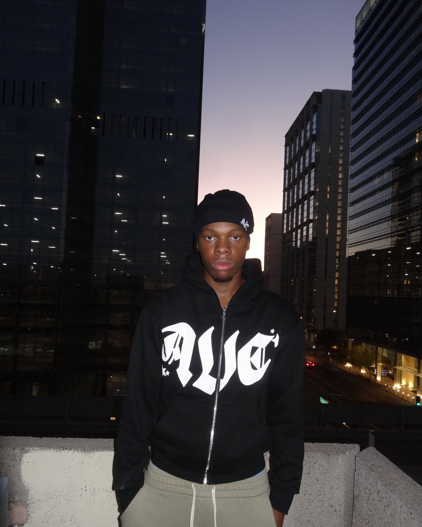 AVC ZIP-UP